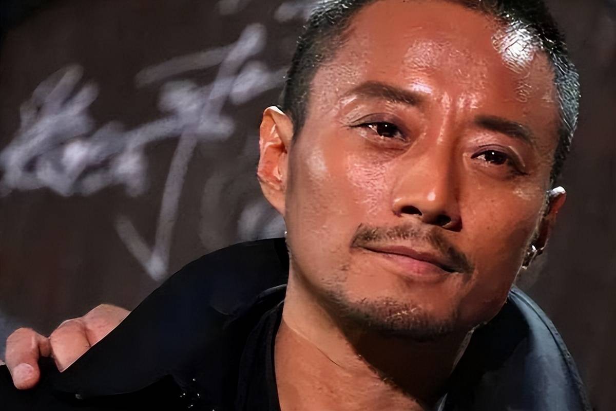 张涵予:44岁成名,斩获"五料影帝",比吴京更硬的真汉子