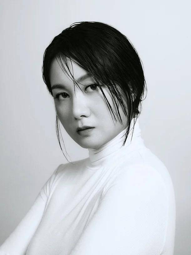 韩女星新形象照曝光,“整容式”颜值逆袭,网友:达到女演员级别 插图5 韩女星新形象照曝光,“整容式”颜值逆袭,网友:达到女演员级别 插图5