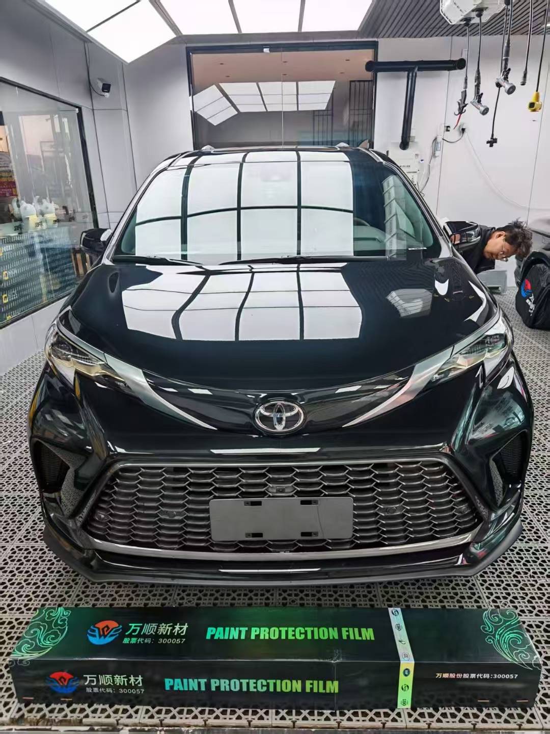 丰田格瑞维亚万顺新材漆面保护膜,始终保持完美无瑕的外观