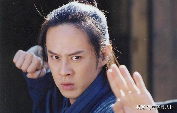 梁洛施与男友十指紧扣现身机场_梁洛施马浴柯恋情细节_梁洛施马浴柯恋情曝光