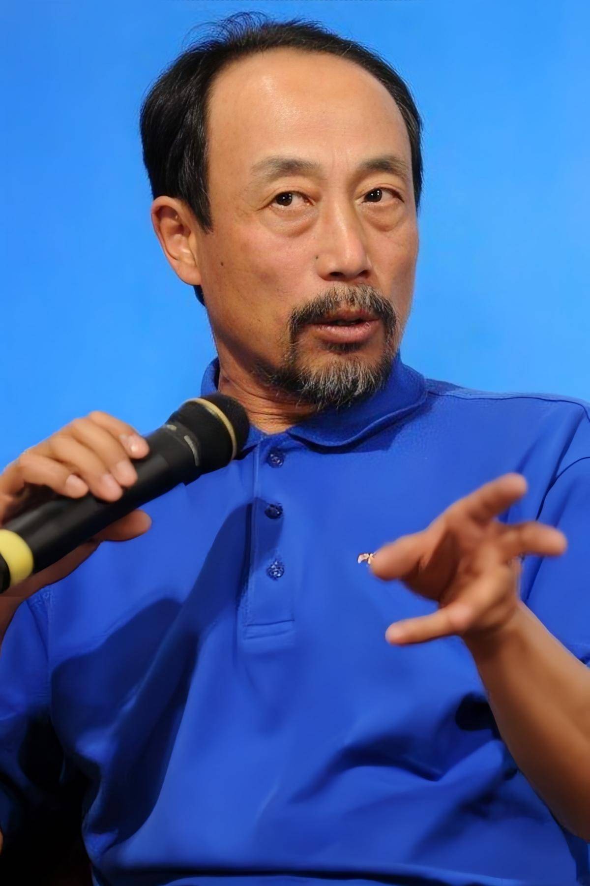 大家一定知道他,孙海英