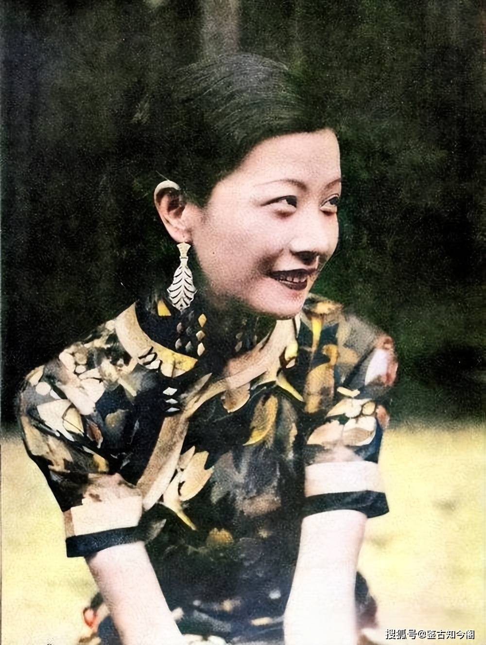 阮玲玉到底有多美?1935年去世时的遗容,安详美丽,就像睡着一样
