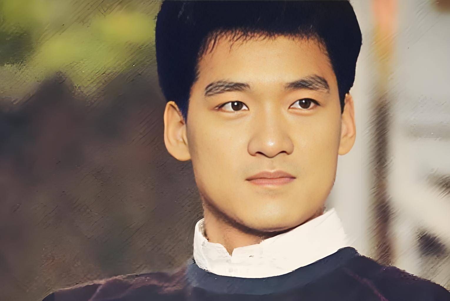 两次错过出道,首专夭折,地摊戒指求婚,逆袭后四大天王都怕他