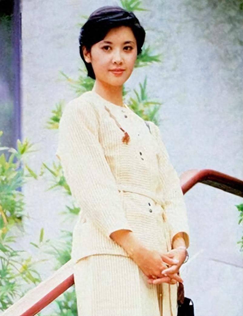 朱琳28岁到73岁状态对比,发现不整容的脸,越老越显气质