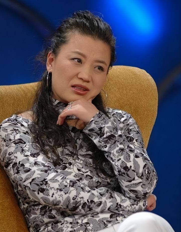 原创离婚21年再看60岁小香玉的现状才明白王为念为何坚决与她离婚