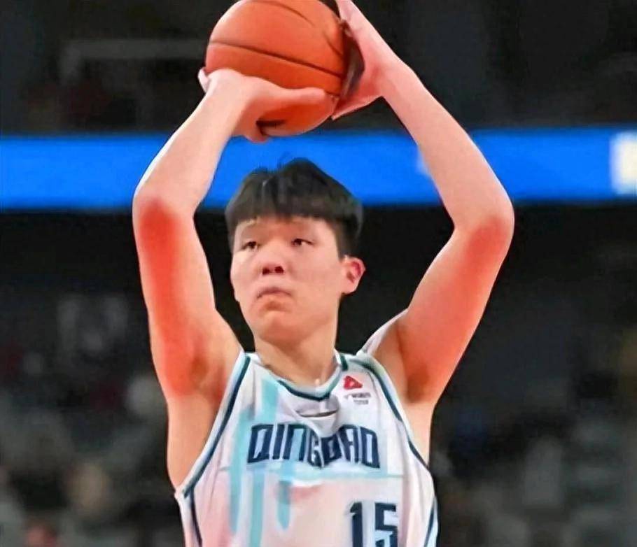 夏季联赛首战金州勇士，杨瀚森首发的机会大吗？能拿5分以上吗？