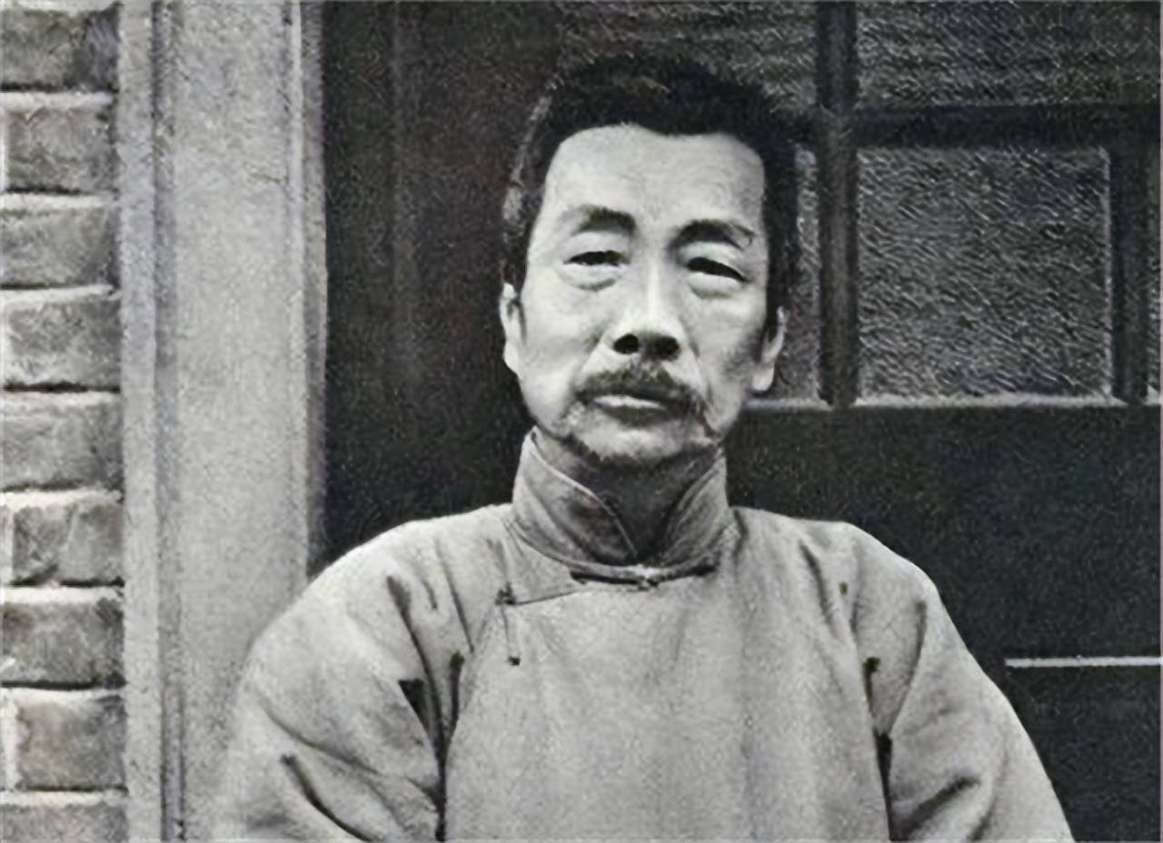 鲁迅最后一天:请内山完造为其寻医,死前写作的右手两指头已发紫