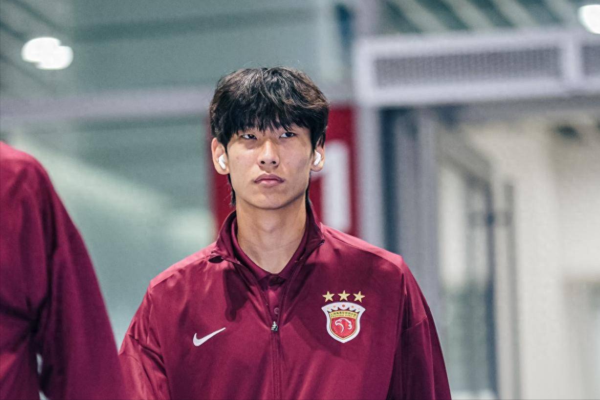中超新星李新翔连续破门，上海海港2-1逆转深圳新鹏城