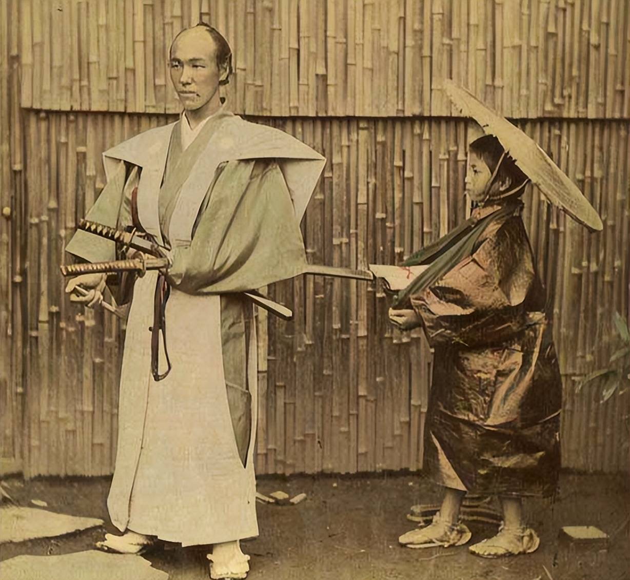 古代日本人到底有多矮?一组百年前的武士照曝光,让人不太相信