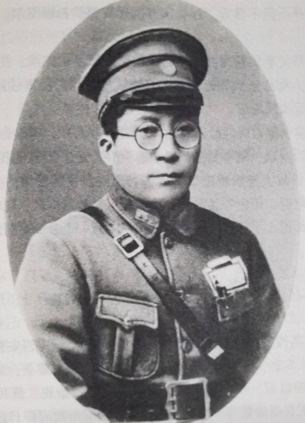 "这番话立刻引起了其他人的反对:"杨虎城将军是英勇的烈士,他安葬在