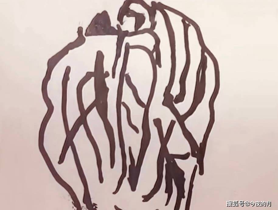 组字画：这两天有三拨人来店里买菠萝啤，他们对店里菠萝啤价格的态度截然不同
