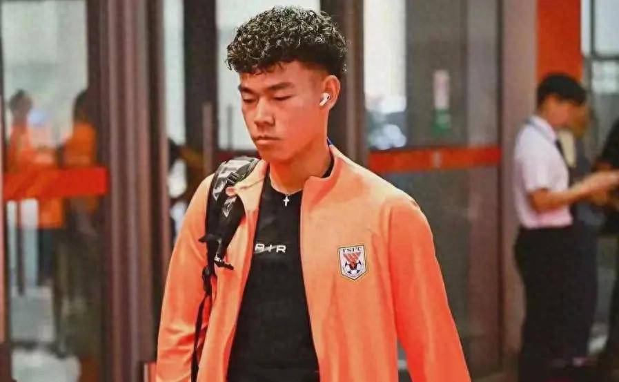 何小珂转会河南队：从天才少年到中超新挑战