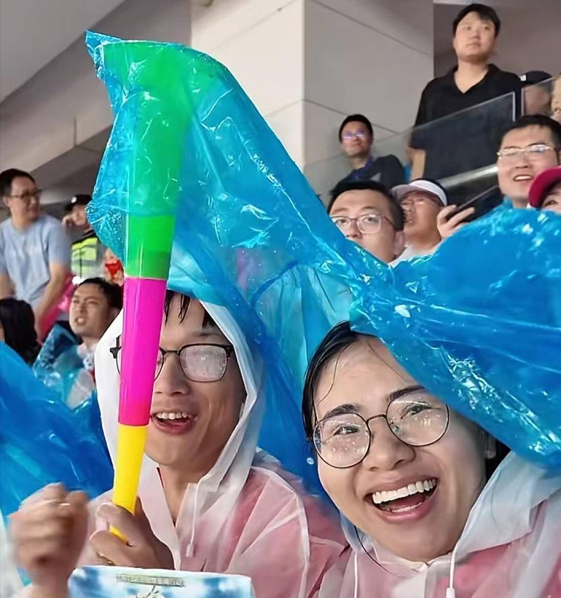 职业联赛为苏超让路：一场“江苏一哥”争夺战，打脸多少足球专家