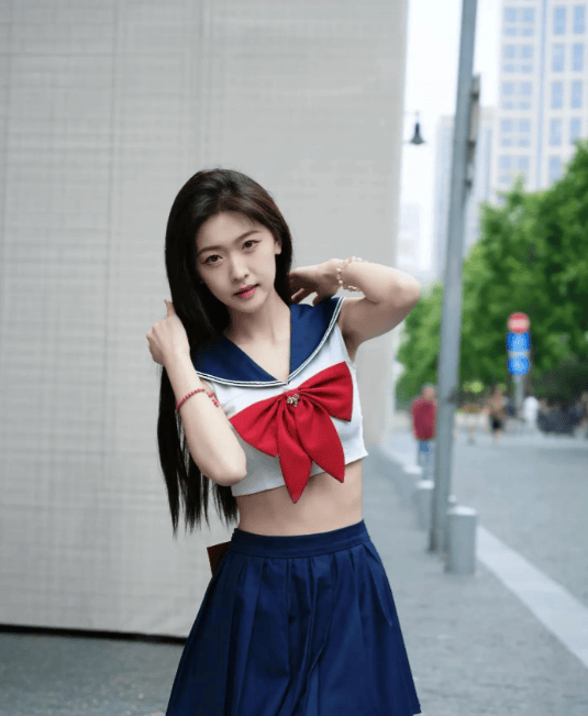 车模圈杀疯了！任绵绵一嗲，全场焦点都是她_搜狐汽车_搜狐网