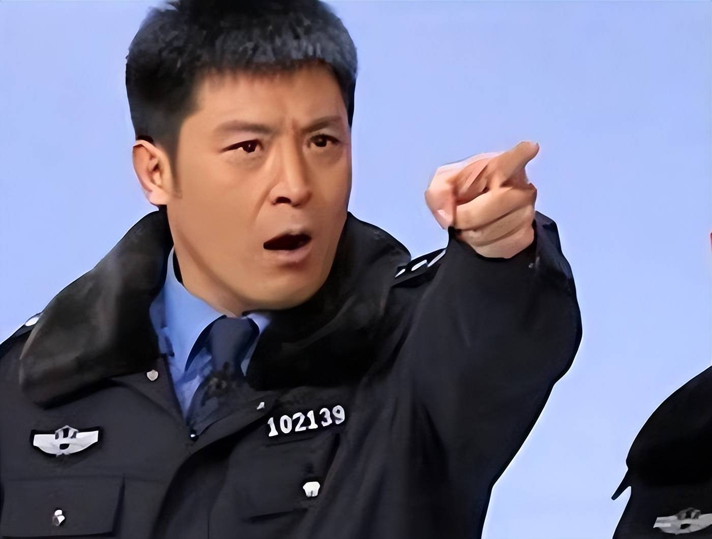 有趣的是,孙涛选择让女儿留在国内参加高考,而并非像许多明星那样选择