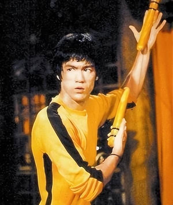 时隔49年,李小龙死因有了新发现,专家指出:他死前喝了大量的水