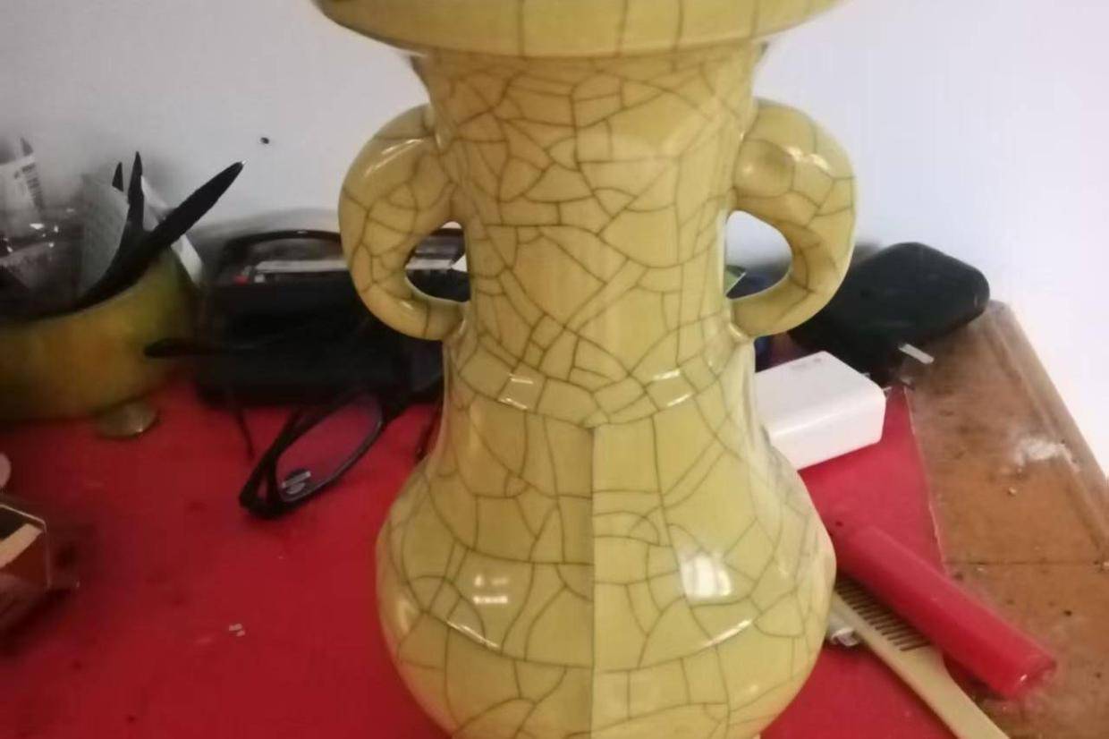 中国古美術・旧蔵品 宋代 官窑 双凤耳瓶・冰裂纹・青灰釉・花瓶・置物・茶道・文房 官窑冰裂纹象耳瓶：宋代美学的极致典范_瓷器_艺术史_真品
