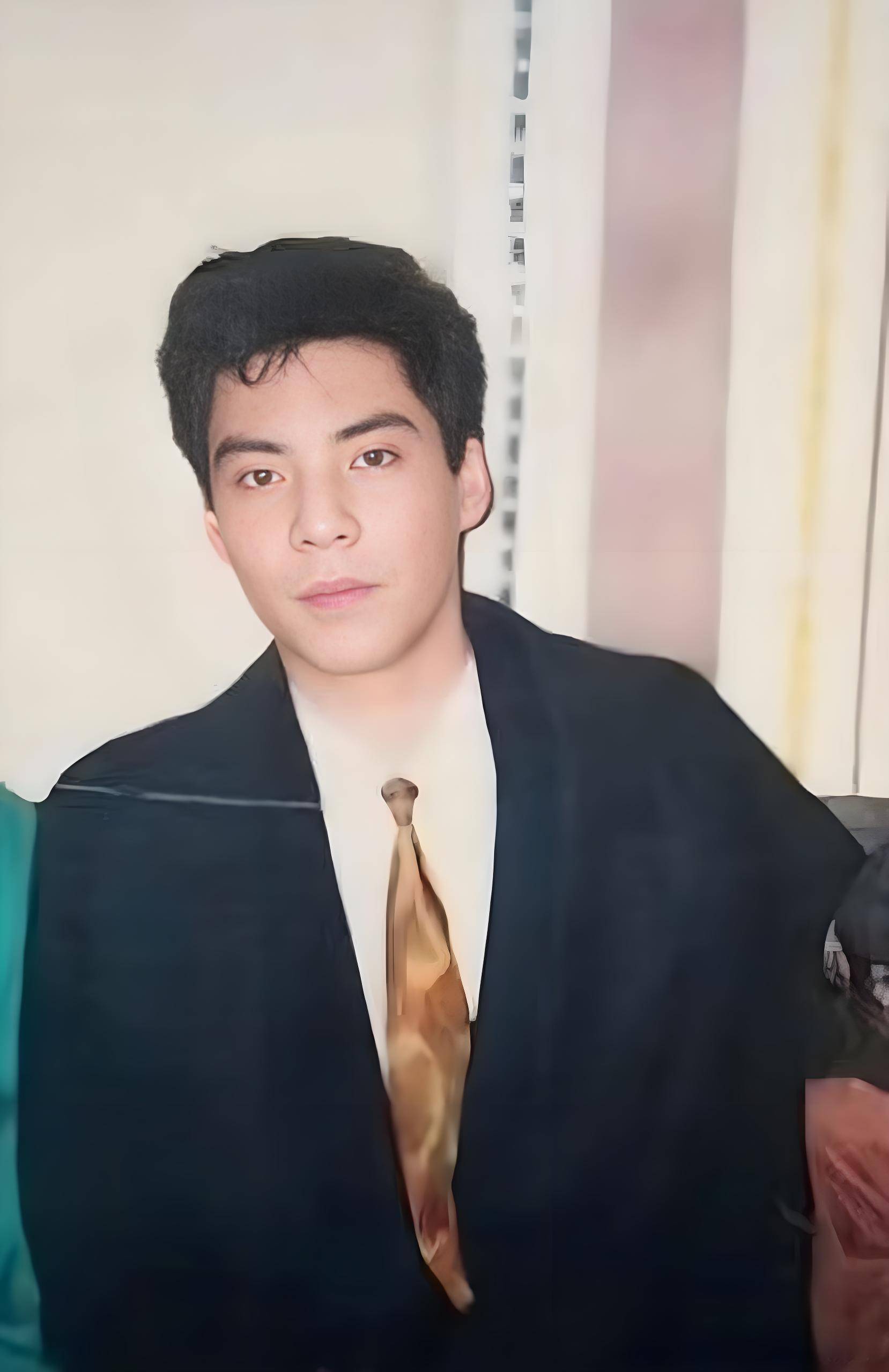 屠洪刚的亲生母亲原来是她!唱的歌很多人都听过,难怪儿子能红