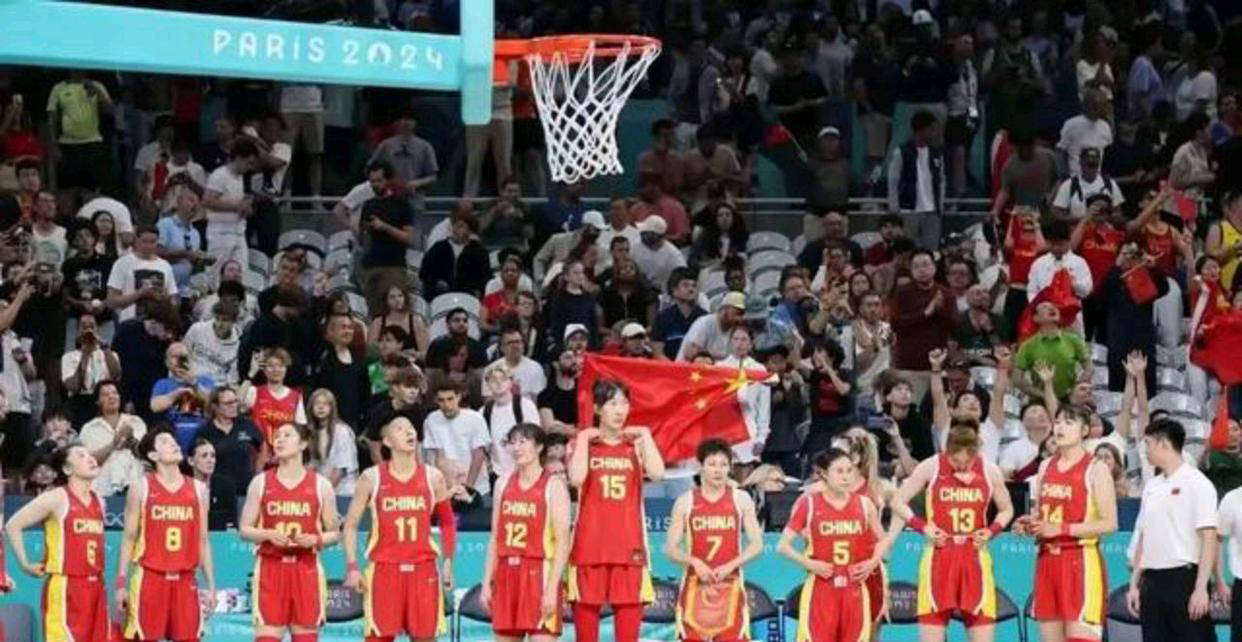 中国女篮与澳大利亚对决：备战亚洲杯之战
