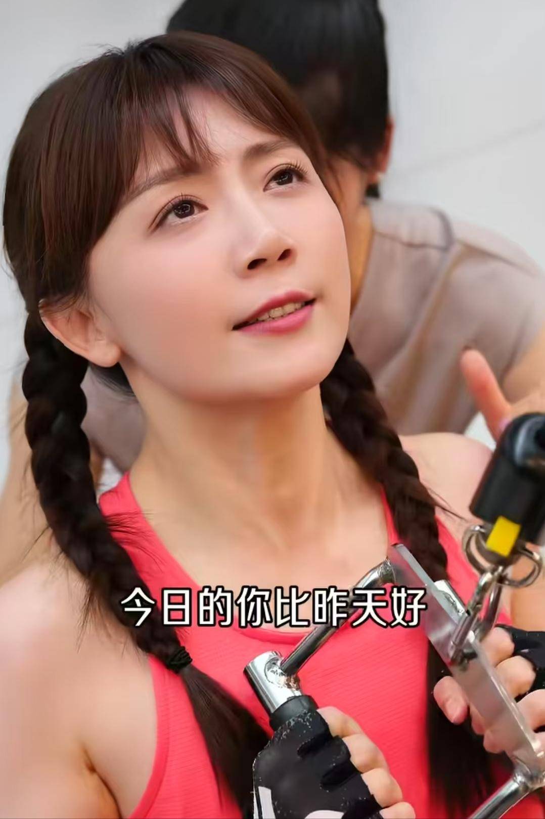 原创44岁广东台美女主持人毛琳感情成空仍未婚育每天过得很充实