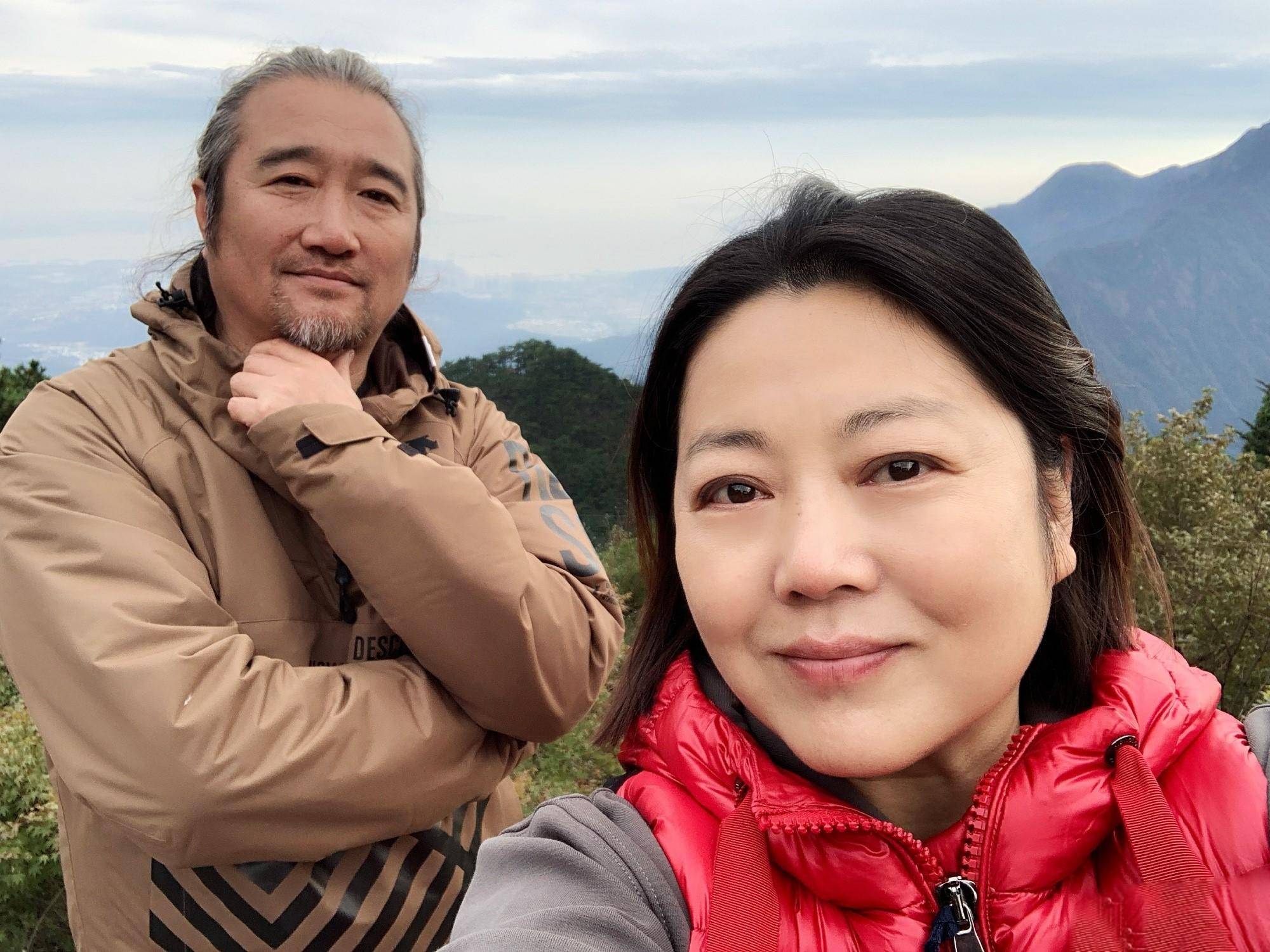 高龄产子没选错,丈夫陪伴左右,演员王茜华患病大变样