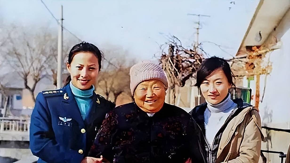 航天员王亚平，有一位飞行员丈夫，今和另外2位同志当选新职务