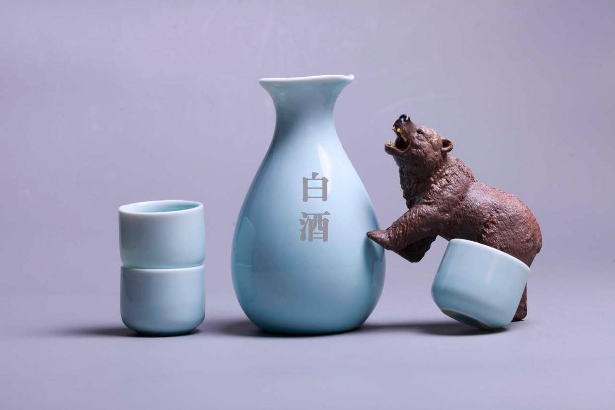 圣窖酒业，资本市场的“大众情人”？