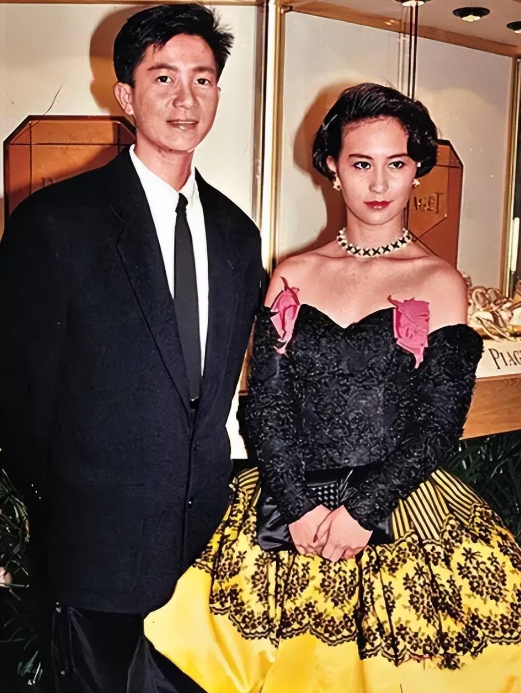 1993年陈百强去世,已为人妻的何超琼坚持扶灵,何鸿燊做错了吗?