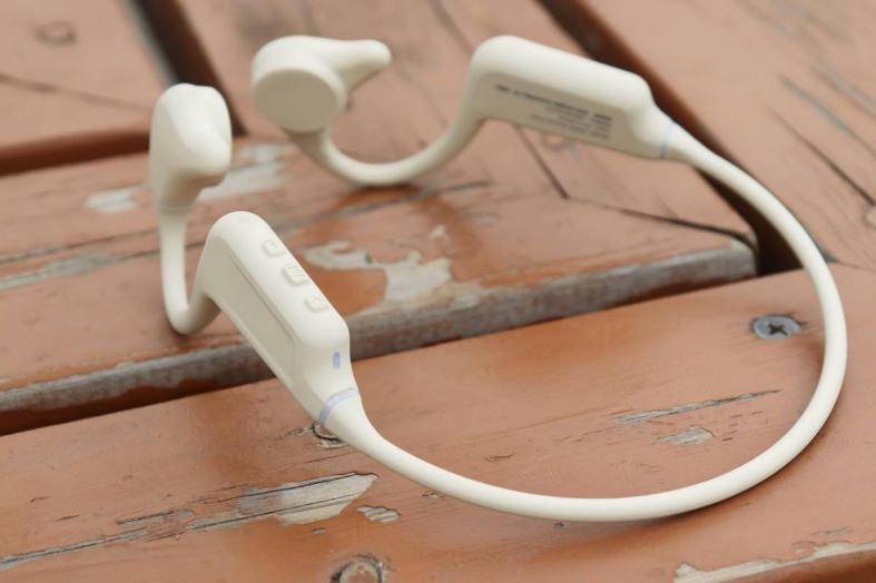 游泳耳机对身体有害吗？揭开四个潜在风险真相