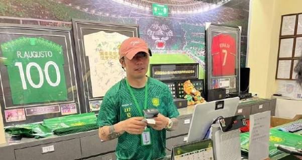 张稀哲加盟新东家首秀盛况登场！引发热议
