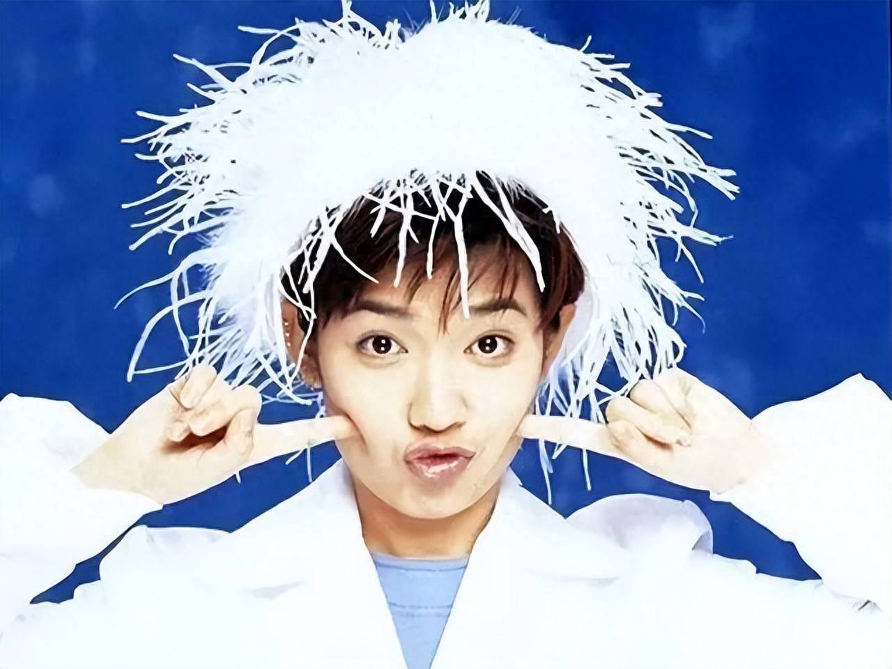 范晓萱:为男友摘子宫,剃寸头,从影后到魔女:47岁的她活成这样