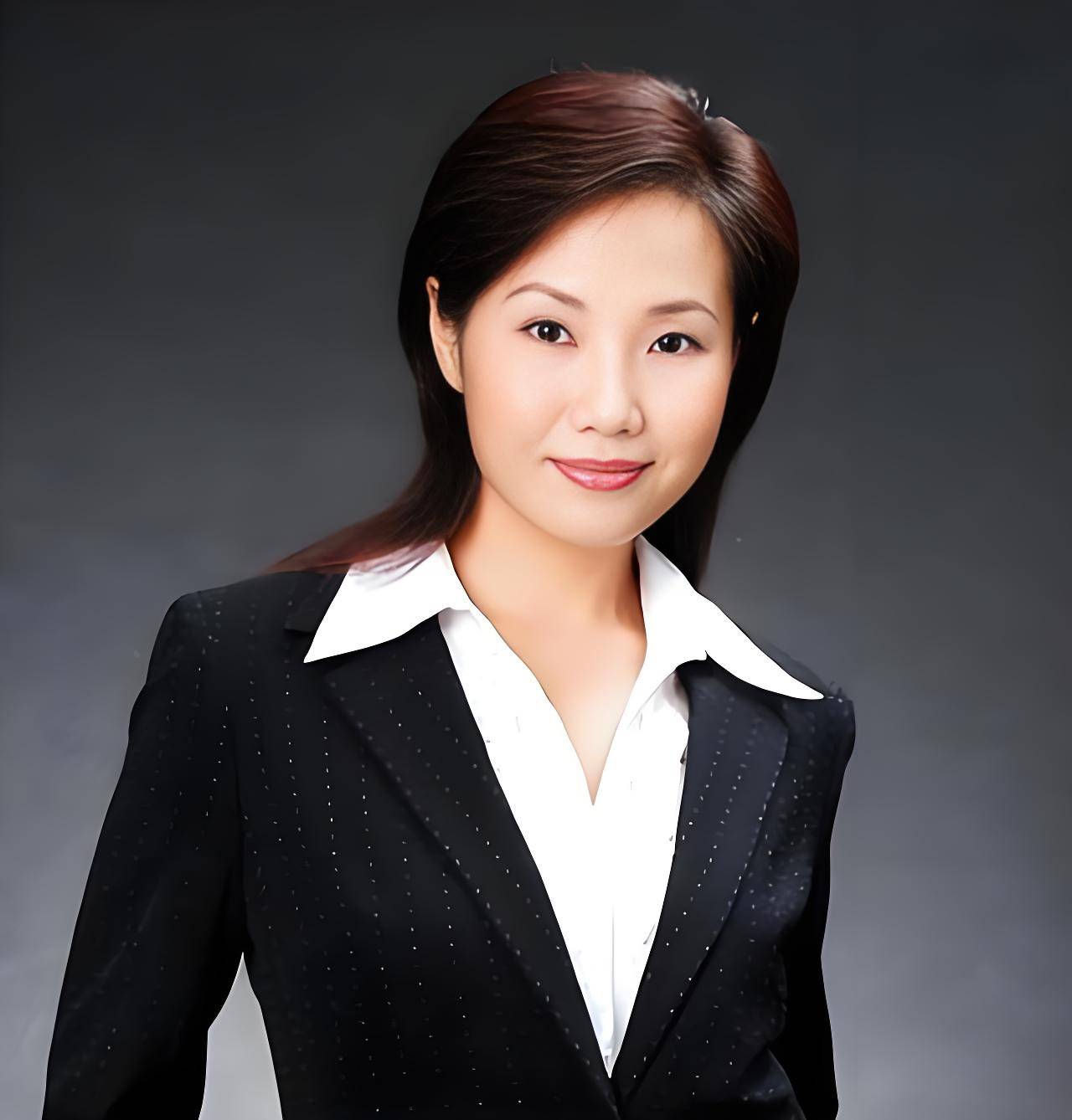 从年轻美到老,婚姻低调,54岁广州美女徐洁26年弃医从艺成台柱