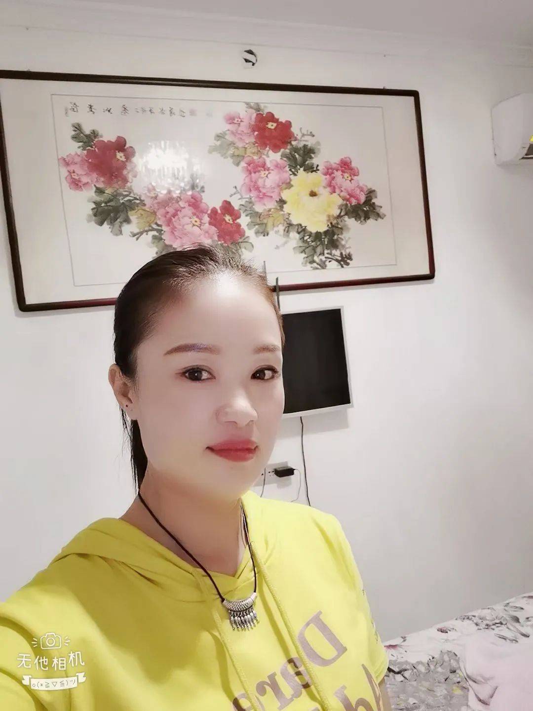 在文创产品百花齐放的当下有这样一位80后女性她以独特的创意和