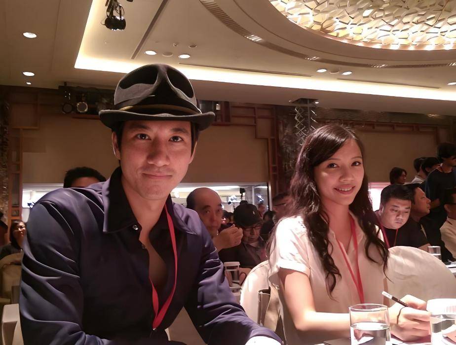 离婚2年,高调宣布喜讯的王力宏,已是李靓蕾"高攀不起"的存在