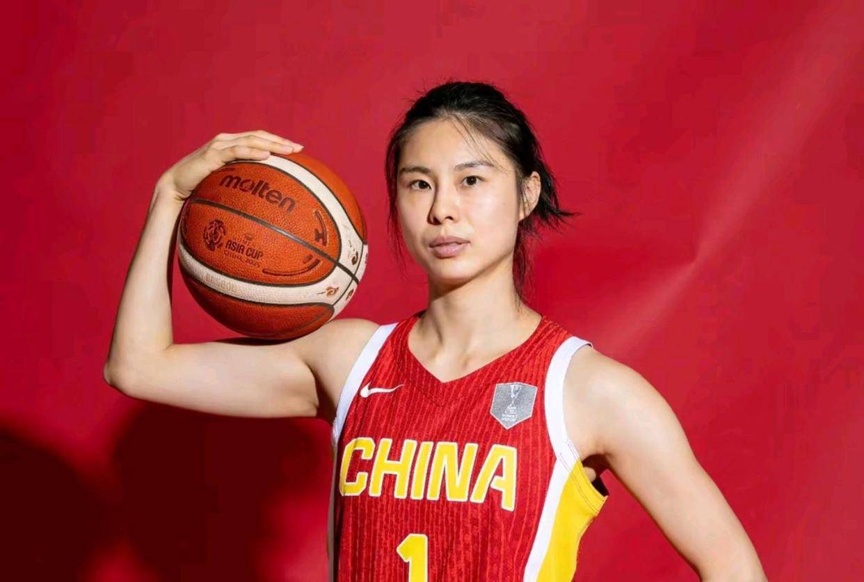 中国女篮三连胜强势出线，王思雨替补表现惊艳