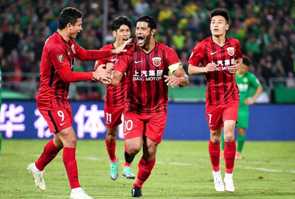武汉三镇热身赛0比4溃败深圳新鹏城！夏窗补强因此全面提速