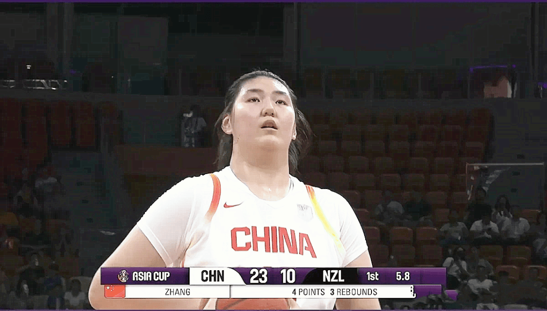 中国女篮亚洲杯三连胜晋级半决赛，韩旭张子宇内线统治力惊人