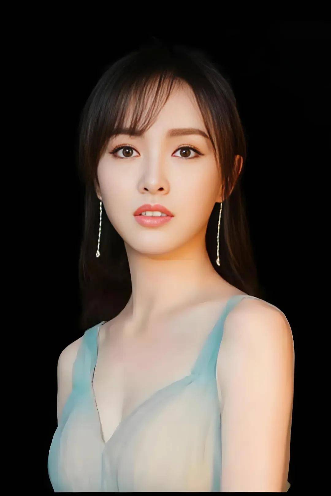 中戏最美的10大校花,唐嫣未入前5,章子怡屈居第3