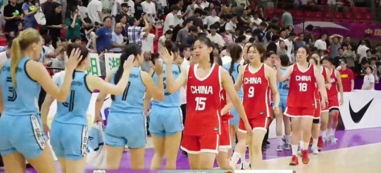 中国女子篮球队遭到了狭窄击败捷克队！一个人