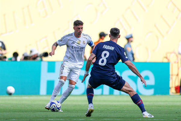 疯狂13-0震撼战绩，大巴黎40天连败豪门，4天后冲击英超五冠王