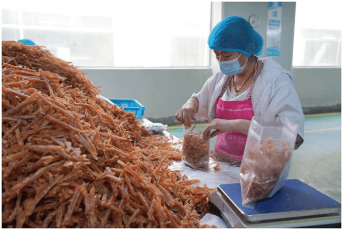 瑞昌宠物食品热销海外,生产加工一线直击!