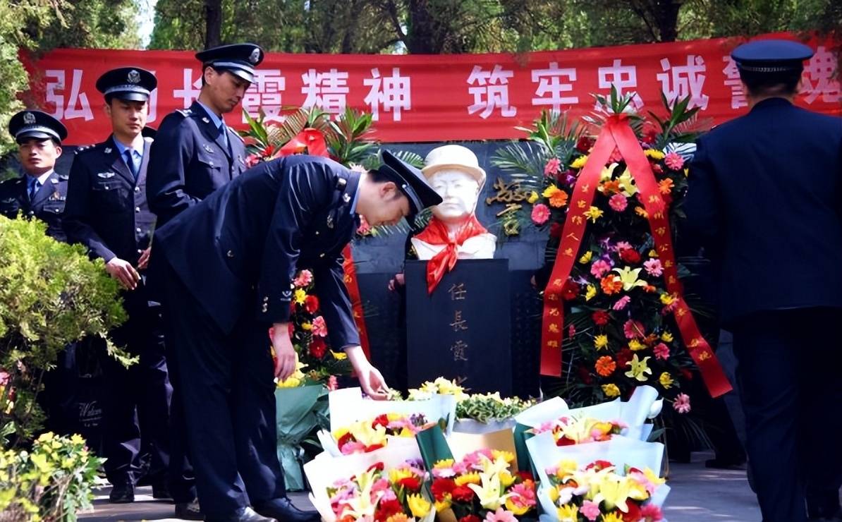 四年后丈夫与之合葬,他们唯一的儿子怎么样了