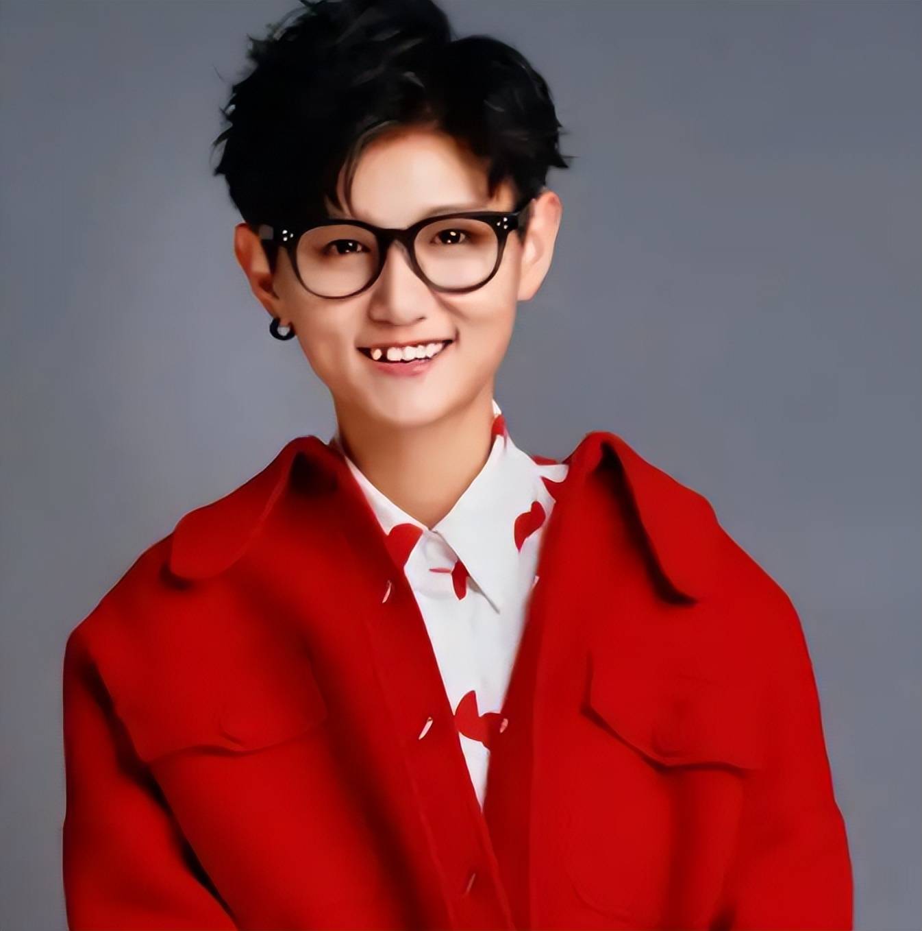 超女14年后,曾火爆段林希,一年挥霍200万,如今打工度日