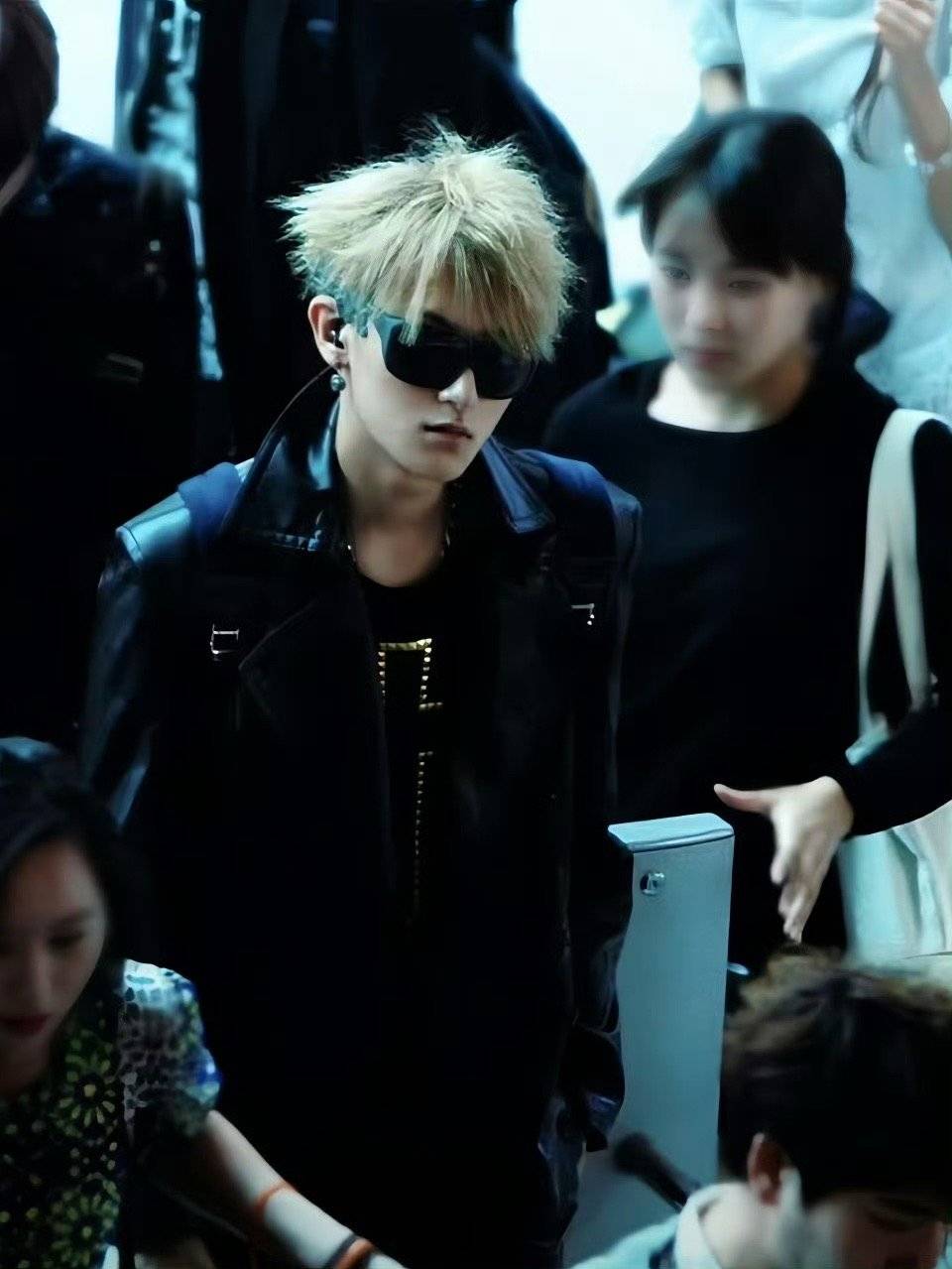 徐艺洋都没亲过这么帅的黄子韬早期爱豆颜值暴击网友直呼想魂穿