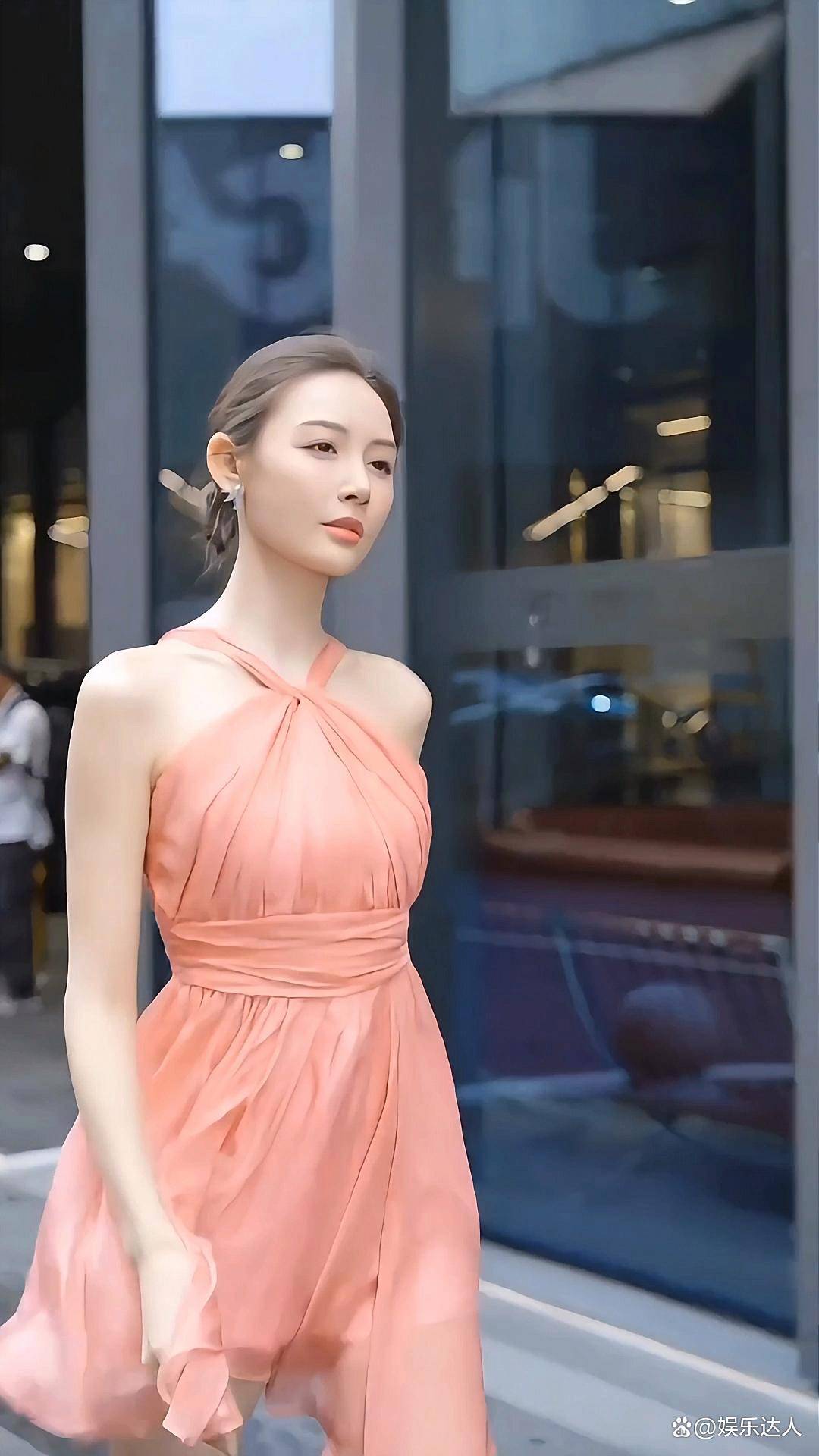 绝美佳人!敏敏,从无人问津到顶级车模!_顶流_cm_焦点