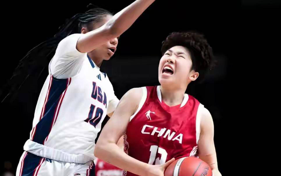 中国女篮逆转美国队夺冠，刘禹彤三巨头齐发力