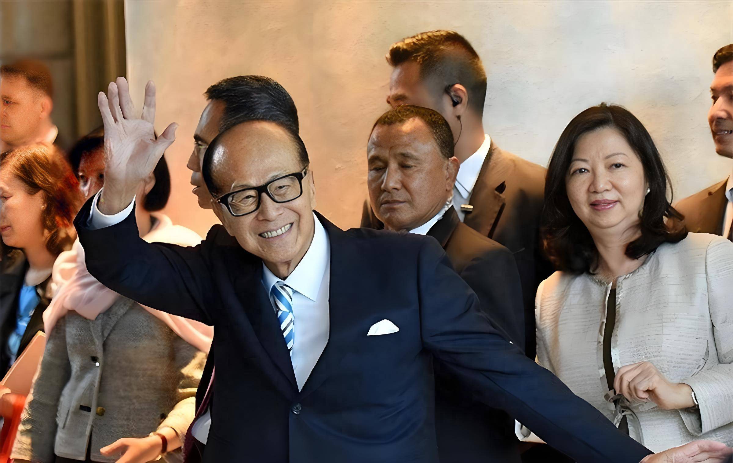 美方收到1个坏消息,李嘉诚回头是岸?巴拿马公开支持中企