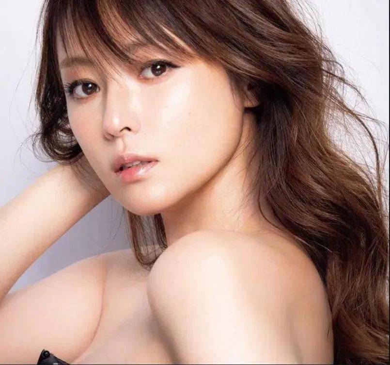 2025日本十大美女红星！颜值天花板身材火辣你最爱谁
