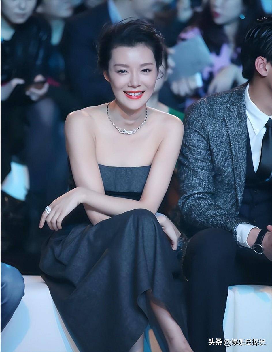 43岁车晓鼻子朝天像猪鼻,网友:跟"肥头大耳"的前夫越来越像!