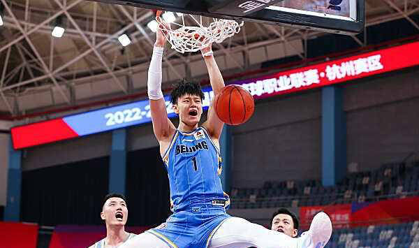 曾凡博签约篮网，更多是中国赛合同？